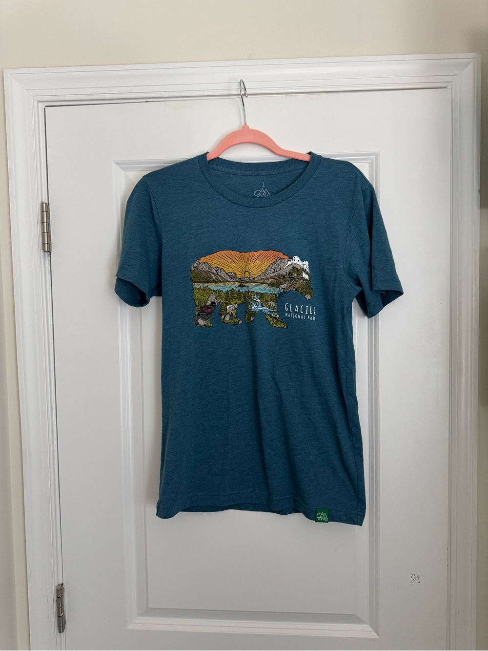 Glacier National spark t-shirt size small